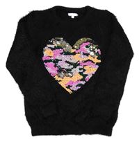 Čierny chlpatý sveter so srdcem z flitrů Bluezoo