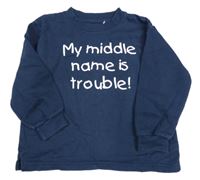 Tmavomodrá mikina s nápisom