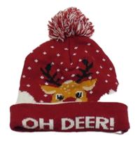 Vínovo-biela čapica so sobom a brmbolcom