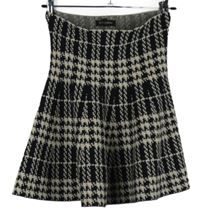 Dámska čierno-smotanová vzorovaná pletená sukňa Qed London