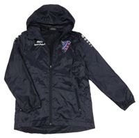 Tmavomodrá šušťáková športová bunda s potlačou a kapucňou jako