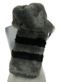 Dámská šedá kožešinová šála s černými pruhy Savida