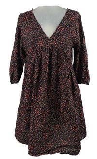 Dámske čierno-farebné kvietkovane šaty