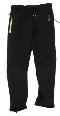 Čierne športové nohavice s logom kipsta