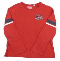 Červené tričko s hasiči a pruhmi C&A