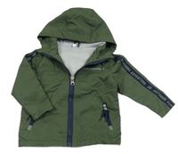 Tmavozelená šusťáková jarní bunda s nápisy a kapucí Zeeman 