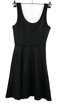 Dámske čierne vzorované šaty Monki