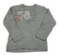 Šedé triko s nápisem a čísem