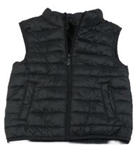 Čierna zateplená šušťáková vesta