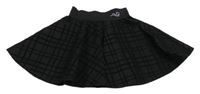 Čierna kockovaná kolová sukňa s kamienkami