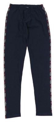 Tmavomodré legíny s nápismi