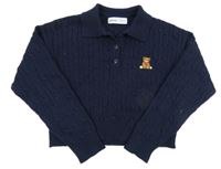 Tmavomodrý vzorovaný crop sveter s medvěďom Bershka