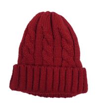Červená pletená čapica
