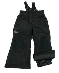 Černé šusťákové zimní oteplovačky s logem a kšandami McKinley