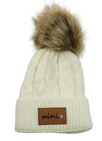 Smetanová vzorovaná pletená čepice s nášivkou a bambulí