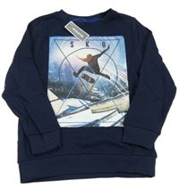 Nové - Tmavomodrá mikina se skateboardistou Bluezoo
