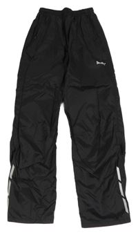 Černé šusťákové podšité funkční kalhoty s nápisem