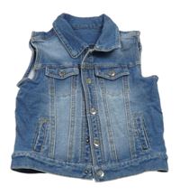 Modrá rifľová vesta so zvieratkami