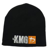 Černá pletená čepice s písmenky