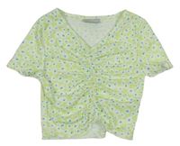 Bielo-zelené rebrované kvetované crop tričko Matalan