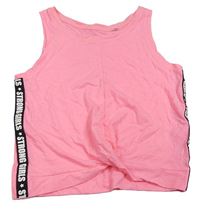 Neónově ružový crop top s nápismi C&A