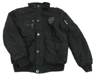 Čierna šušťáková zimná bunda s nášivkou