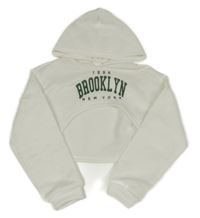 Biela crop mikina s nápismi a číslom a kapucňou SHEIN