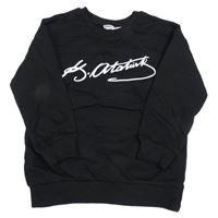 Čierna mikina s bielým nápisom