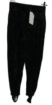 Nové - Dámské černé sametové šponovky 