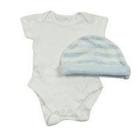 2set - Biele body + světlemodro-biela pruhovaná zamatová čapica