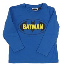 Modrá mikina s Batmanem