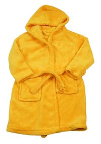 Žlutý chlupatý župan a kapucí