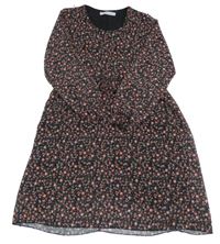 Čierne šifónové šaty s kvetinami Hailys