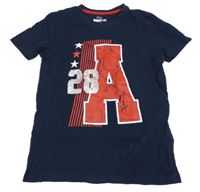 Tmavomodré tričko s písmenem Pepperts