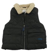 Čierna šušťáková prešívaná zateplená vesta F&F