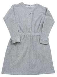 Sivé zamatové šaty s nápisom M&S