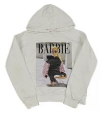 Biela crop mikina s potiskem Barbie a kapucňou