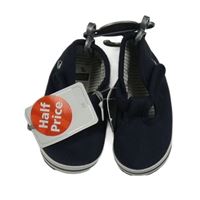 Nové - Tmavomodré cápačky s výšivkou Tu vel. 20