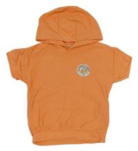 Oranžové tričko s nášivkou a kapucňou