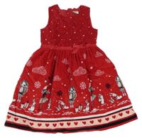 Červené sametové šaty s dívkami a mašlí