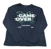 Tmavomodré triko s nápisem M&S