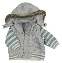 Svetlosivá kockovaná prešívaná šušťáková zateplená vesta s medvedíkom a pruhovanými pletenými rukávy a kapucňou s kožešinou coolclub