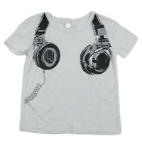 Bílé tričko se sluchátky