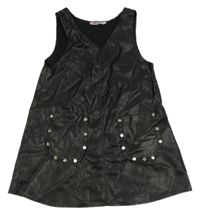 Černé koženkové šaty s cvočky