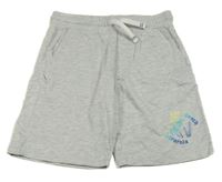 Sivé melírované teplákové kraťasy s palmami a sufrmi Alive