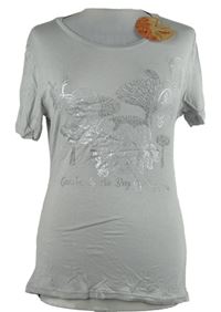 Dámske sivé tričko s kvetmi