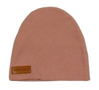 Světlerůžová čepice s nášivkou 