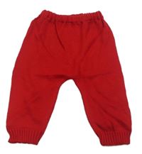 Červené pletené nohavice