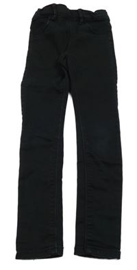 Černé riflové džegíny name it.