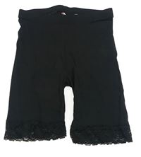 Černé elastické kraťasy s krajkou
